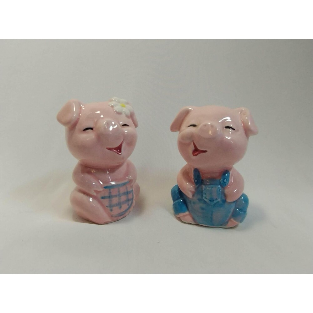 Vintage Smiling Pigs Salt and Pepper Shaker Set